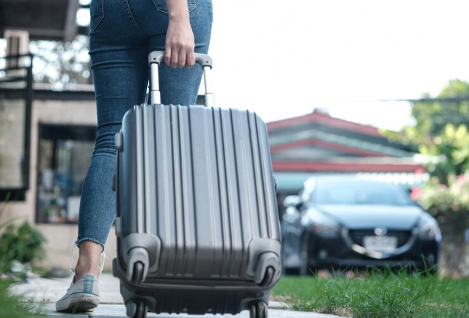 The Durability of Rimowa Suitcases:How Long do Rimowa Suitcases Last?